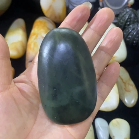 未镶嵌和田玉（糖玉）车挂