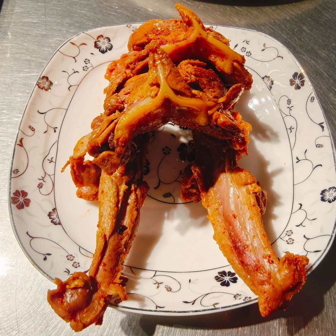 鹅娘秘制熏锁骨武夷美食开袋即食休闲解馋零食