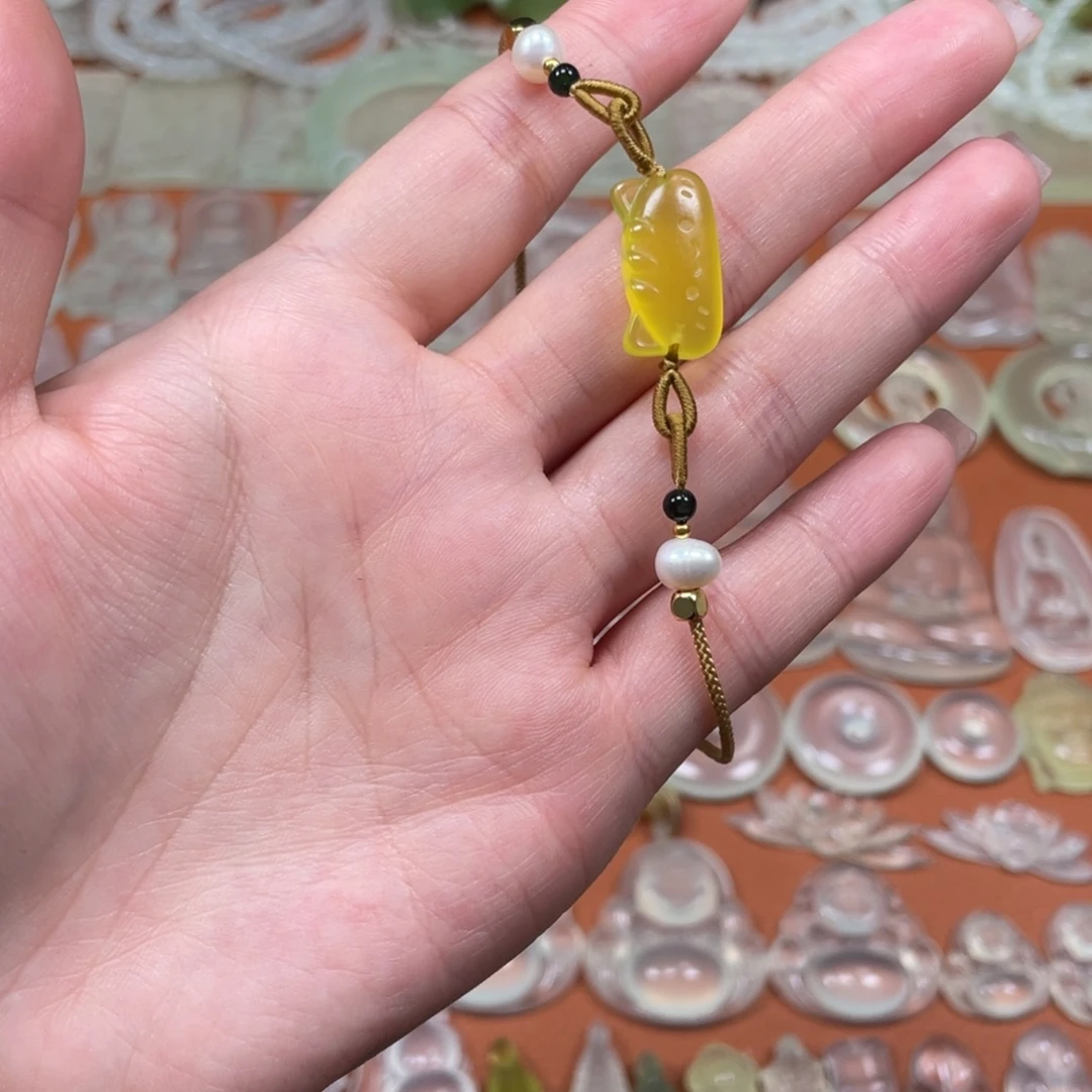 蛇纹石玉未镶嵌颈饰