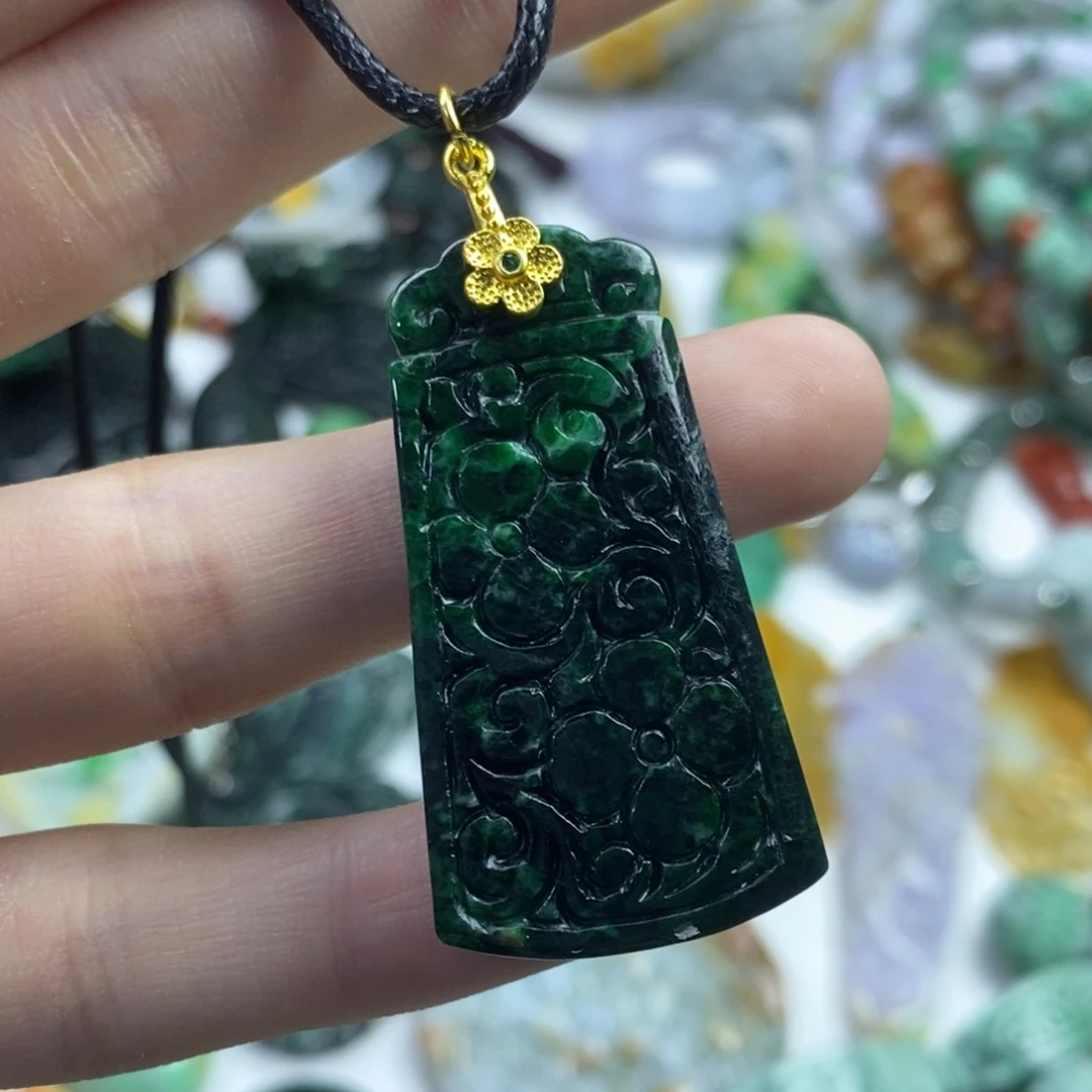 翡翠未镶嵌颈饰吊坠