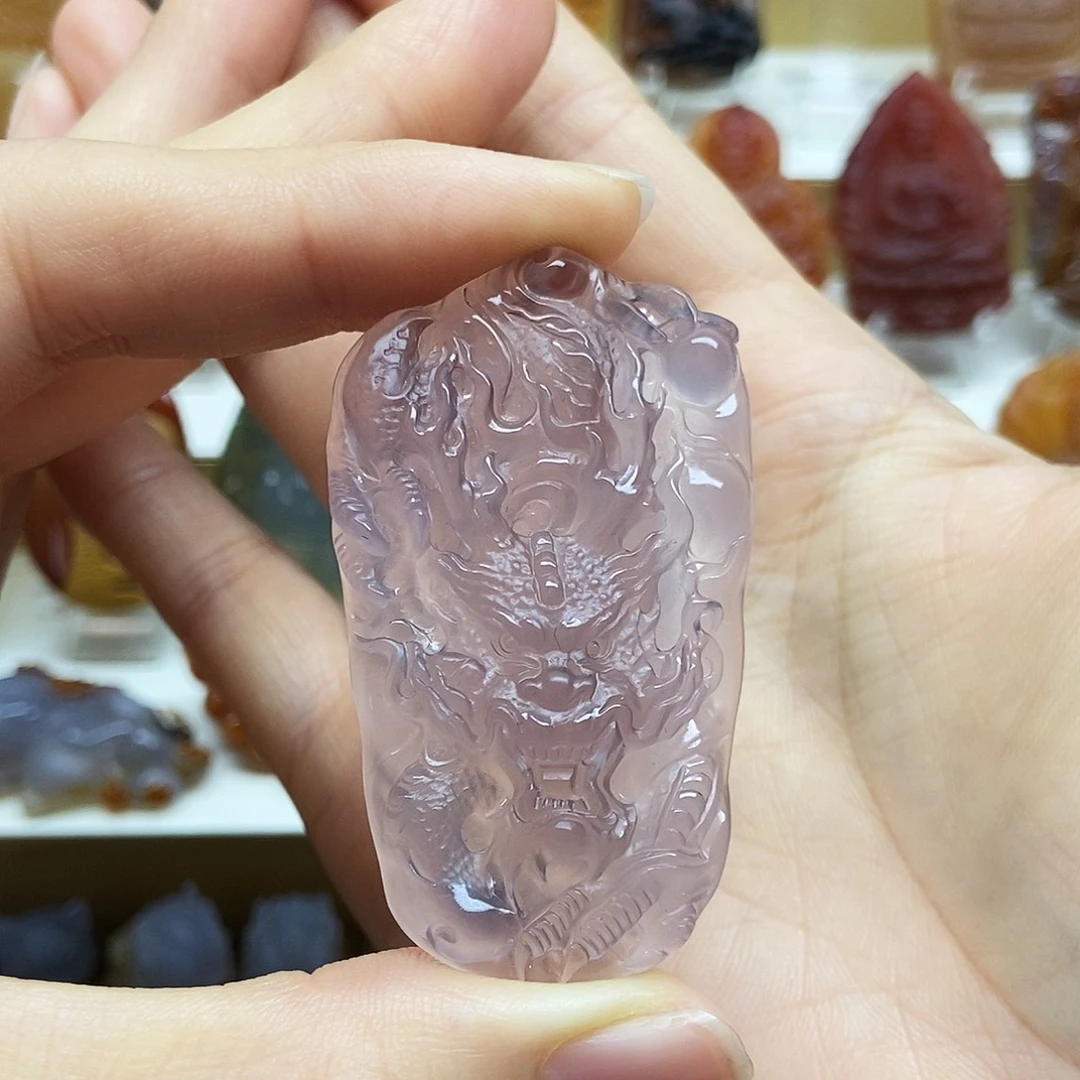 秦***生玛瑙/玉髓未镶嵌颈饰