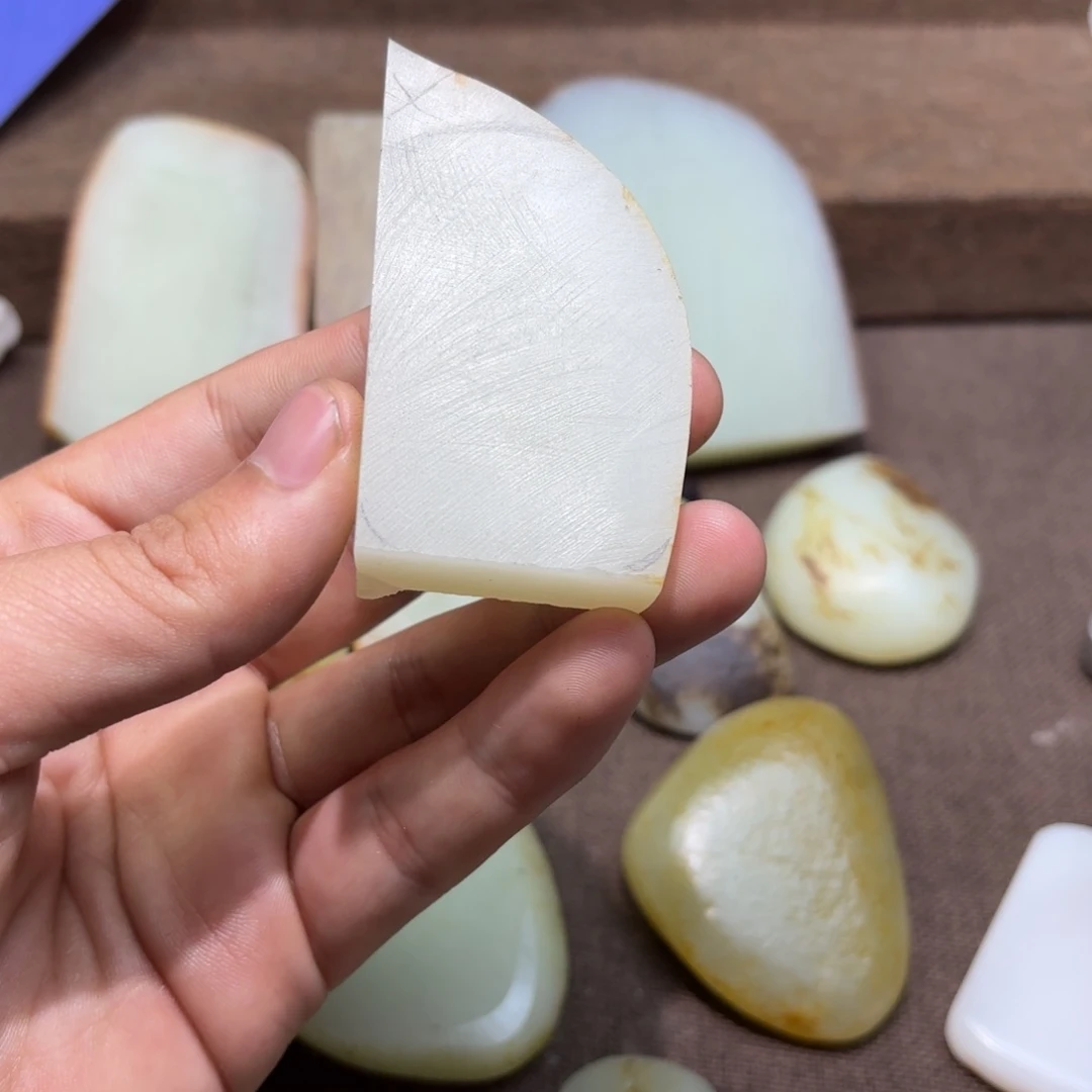 挂件未镶嵌定制和田玉韩**。