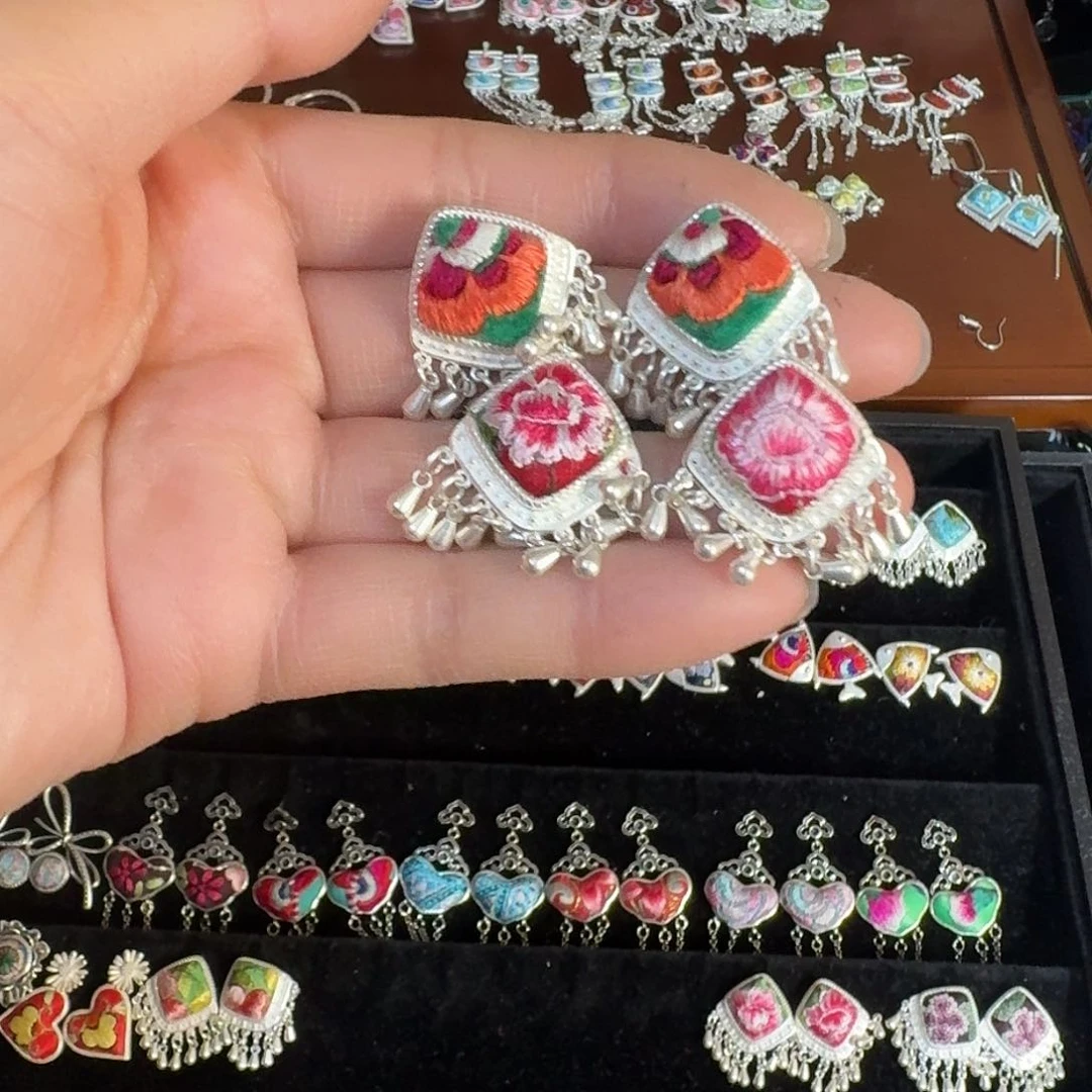 织绣民族风刺绣耳环