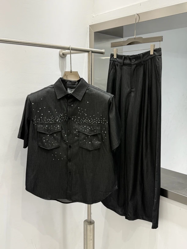 夏季高级感垂感烫钻冰丝衬衫潮流男士短袖垂坠免烫长裤套装C1575