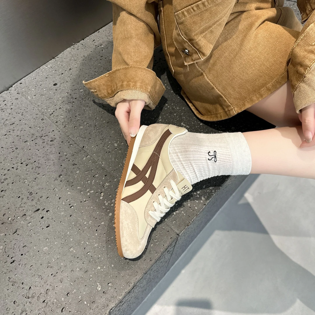 2025秋 轻软舒适 新透气舒适柔软德迅鞋平底女潮鞋休闲鞋板鞋女鞋