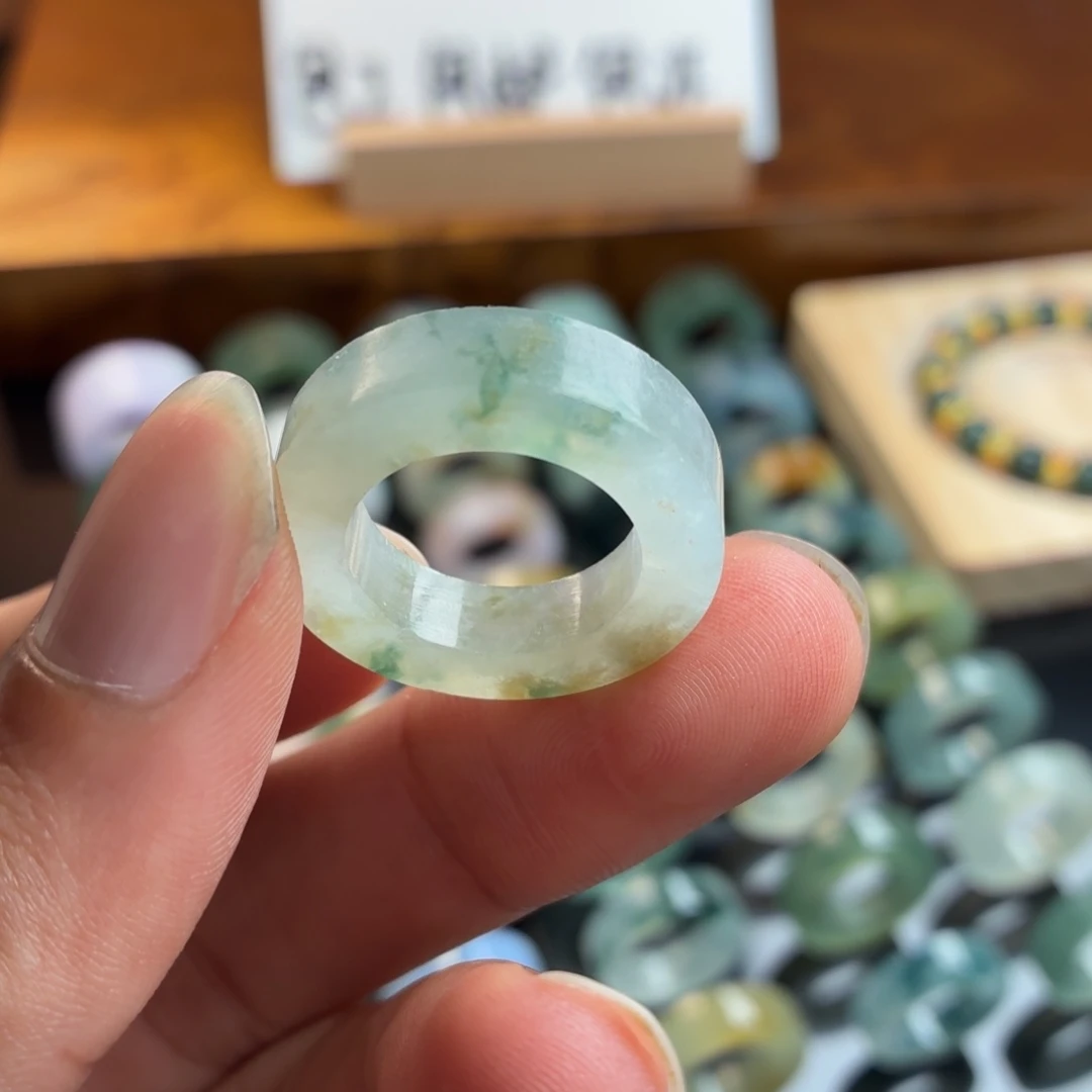 定制翡翠未镶嵌戒指