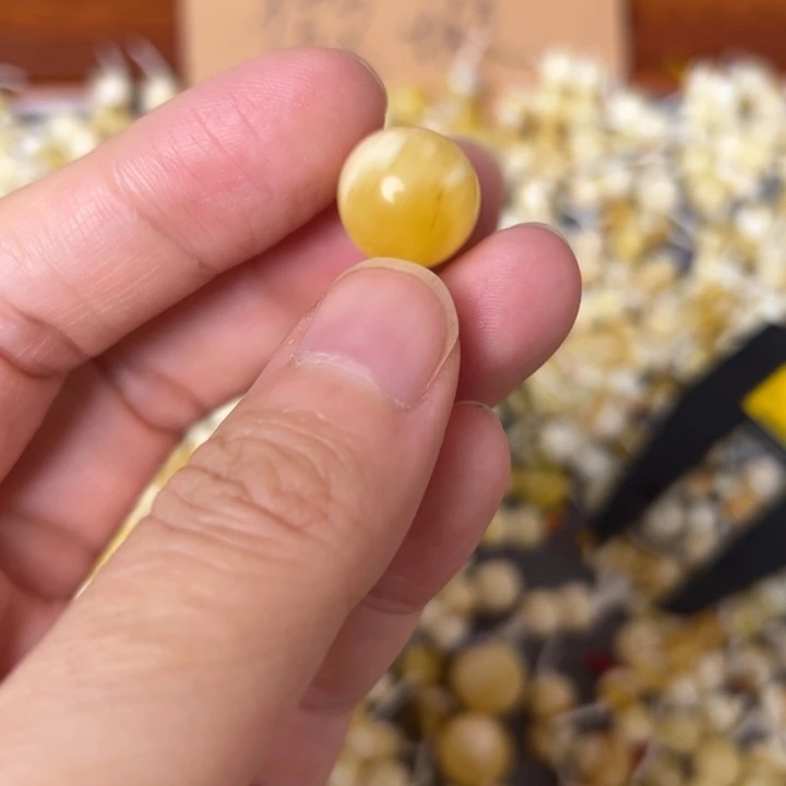 蜜蜡未镶嵌裸石12.9mm一个