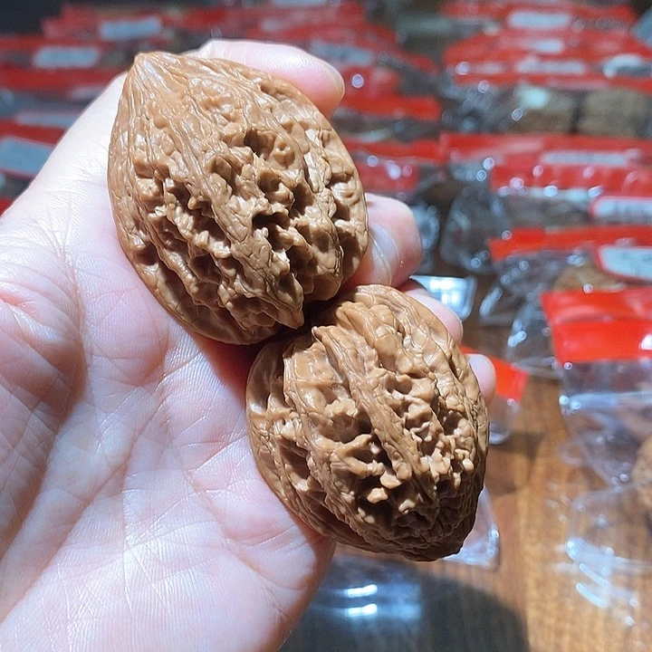 文玩核桃吊坠龍*大沽石