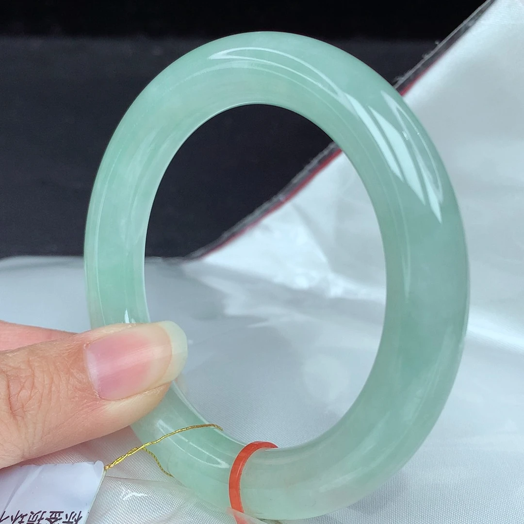 翡翠手镯未镶嵌55圈3140