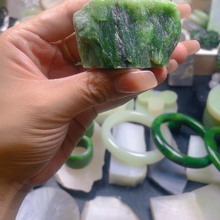 和田玉未镶嵌珠宝半成品