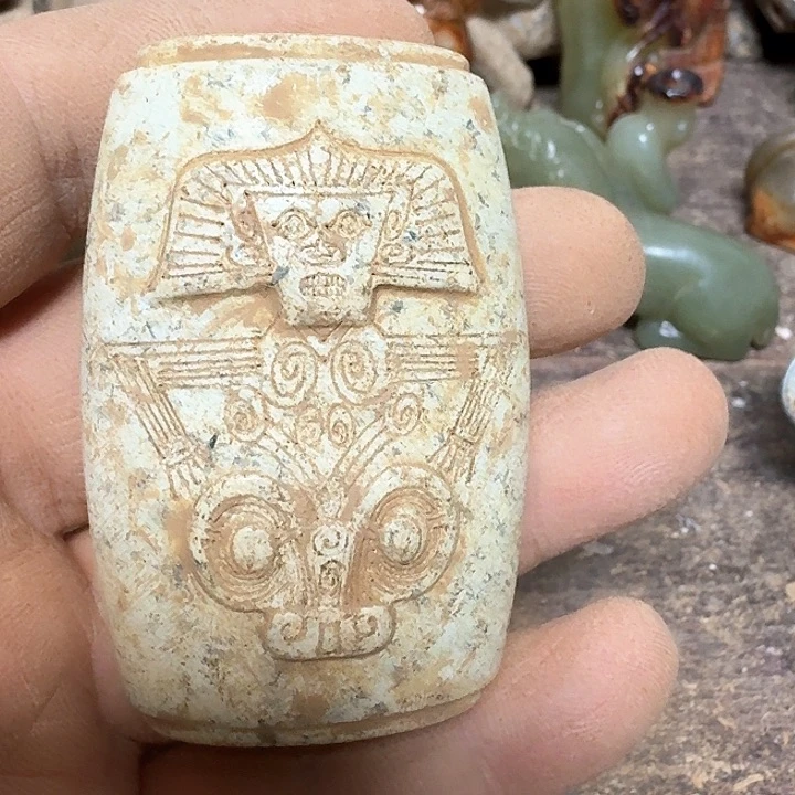 蛇纹石玉颈饰未镶嵌