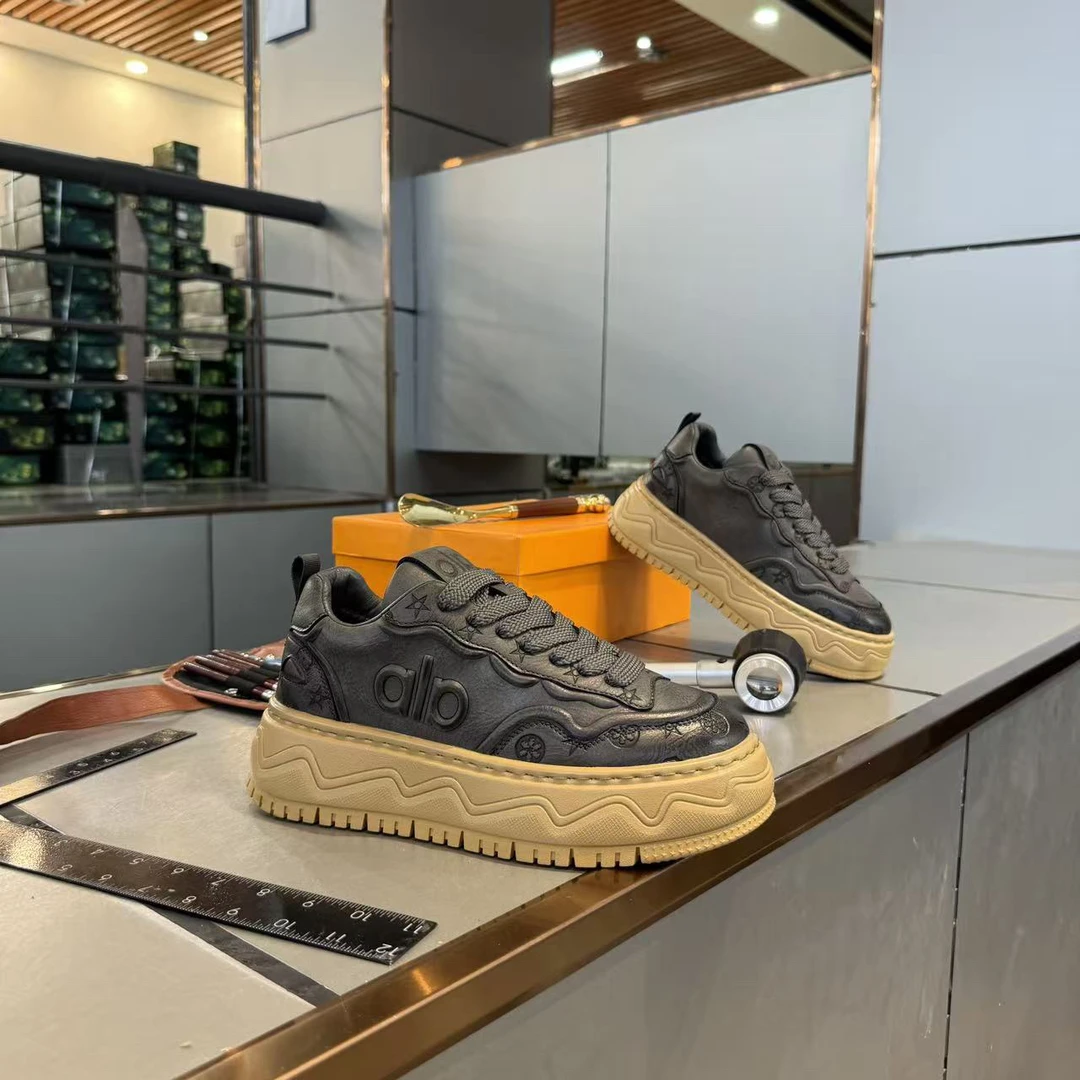 新款男士厚底增高时尚休闲百搭高级感板鞋男款潮鞋