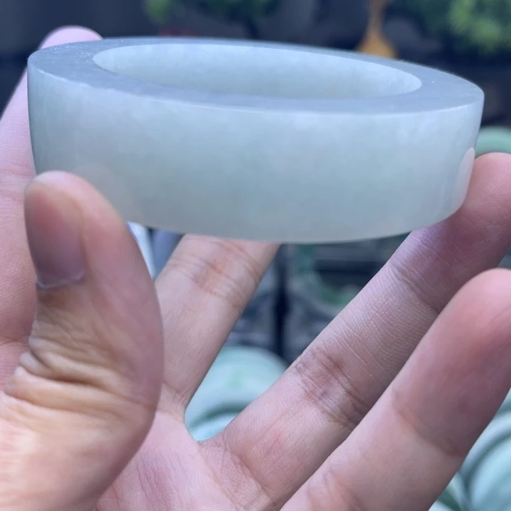 定制翡翠未镶嵌手镯