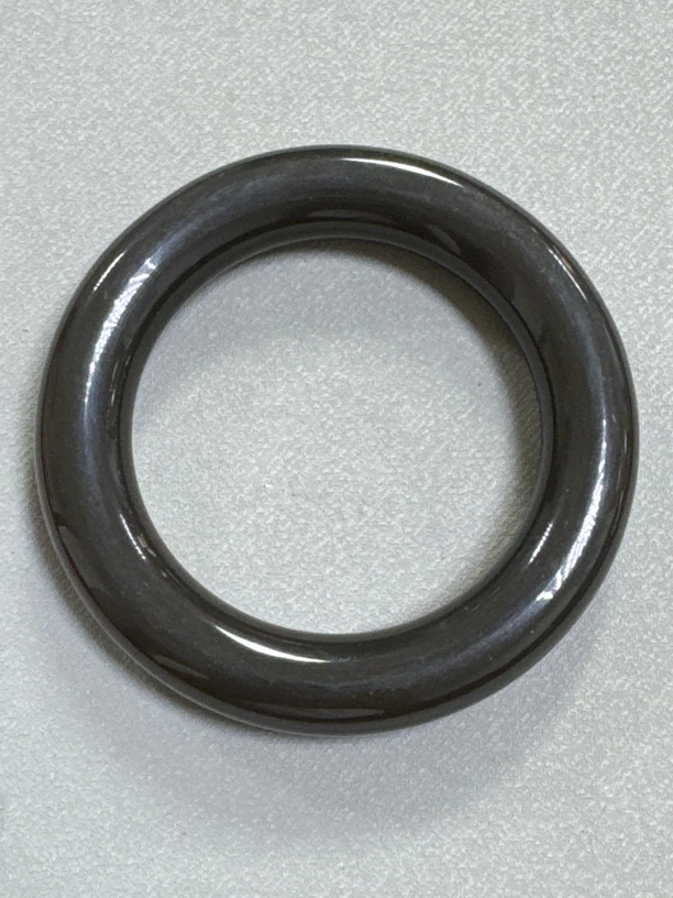 B116号黑色胖圆条手镯随机发