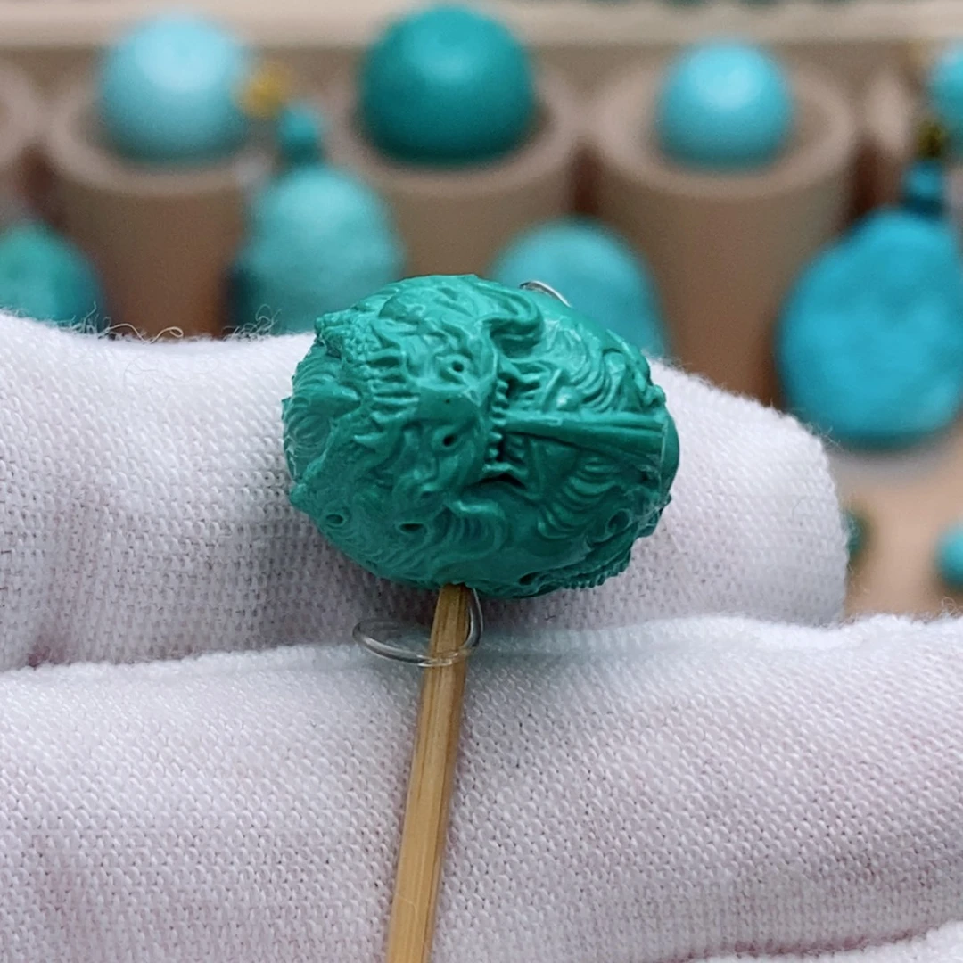 绿松石未镶嵌珠宝奇石