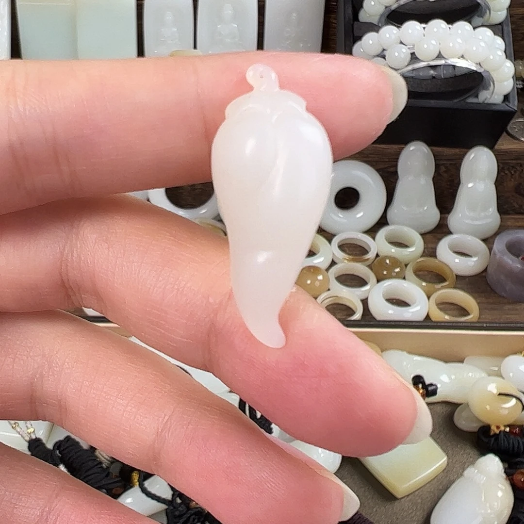 颈饰未镶嵌和田玉