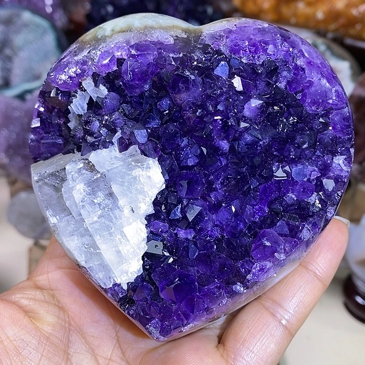 紫晶未镶嵌大型摆件（非配饰）