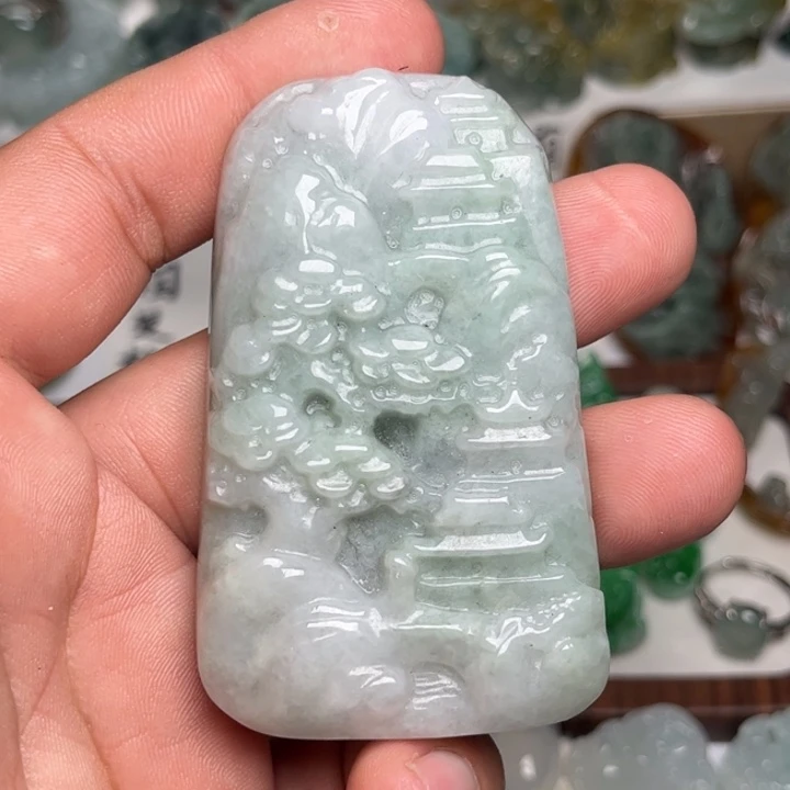 翡翠未镶嵌颈饰山水牌