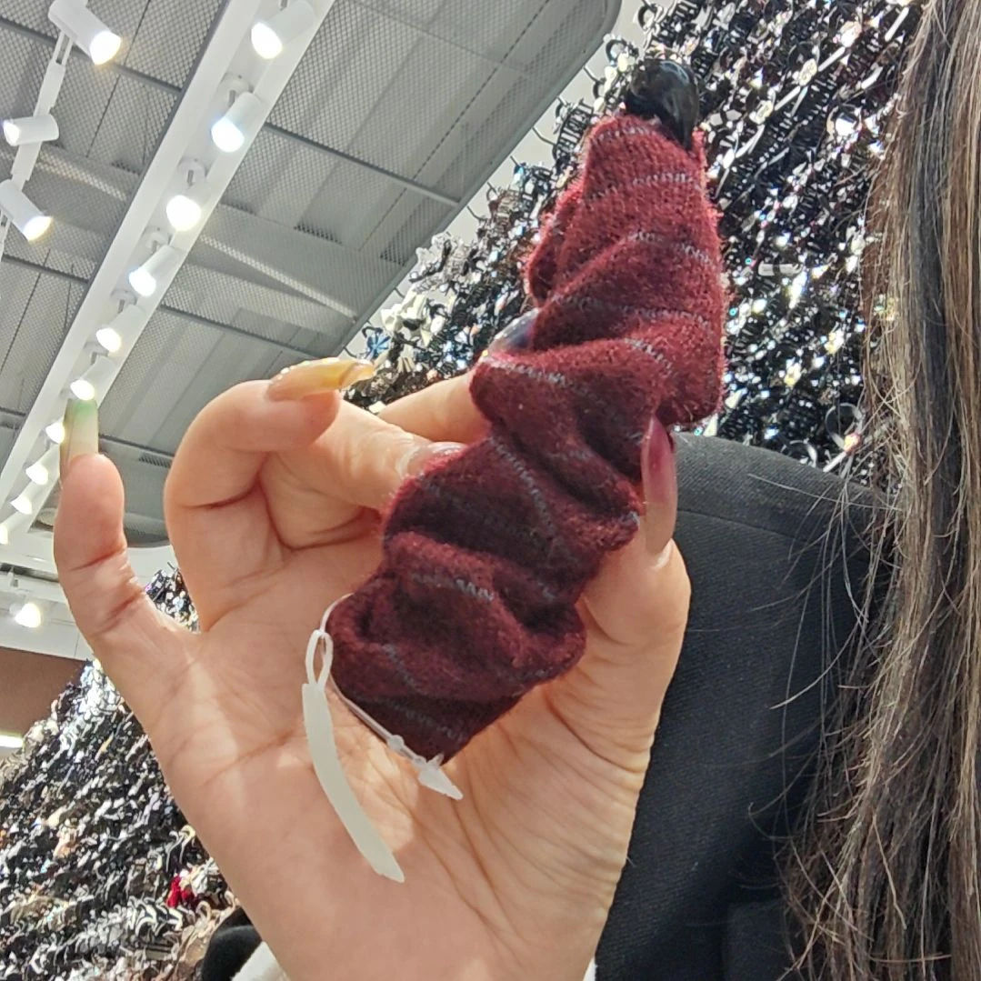 皮质铁合金难哄红色香蕉不退不换