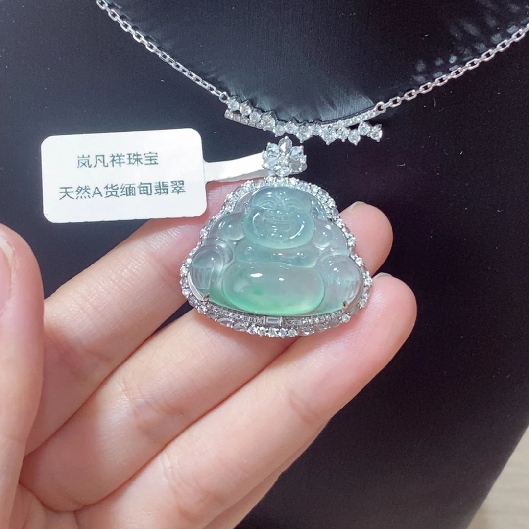 翡翠18K金镶嵌颈饰吊坠