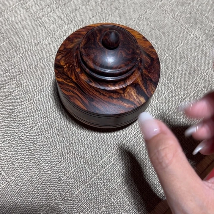 亲***亲把件黄花梨/降香黄檀多样性