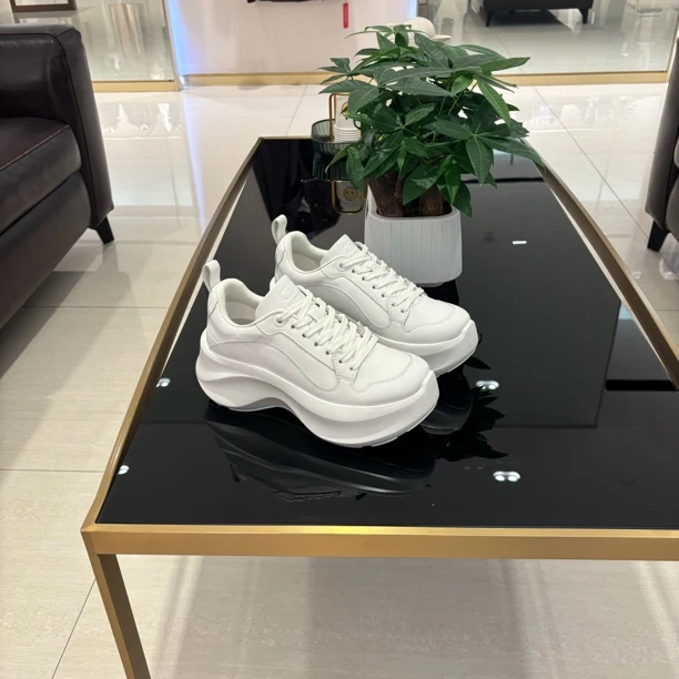 2025年新款厚底增高厚底里外全皮博主同款小白鞋12297