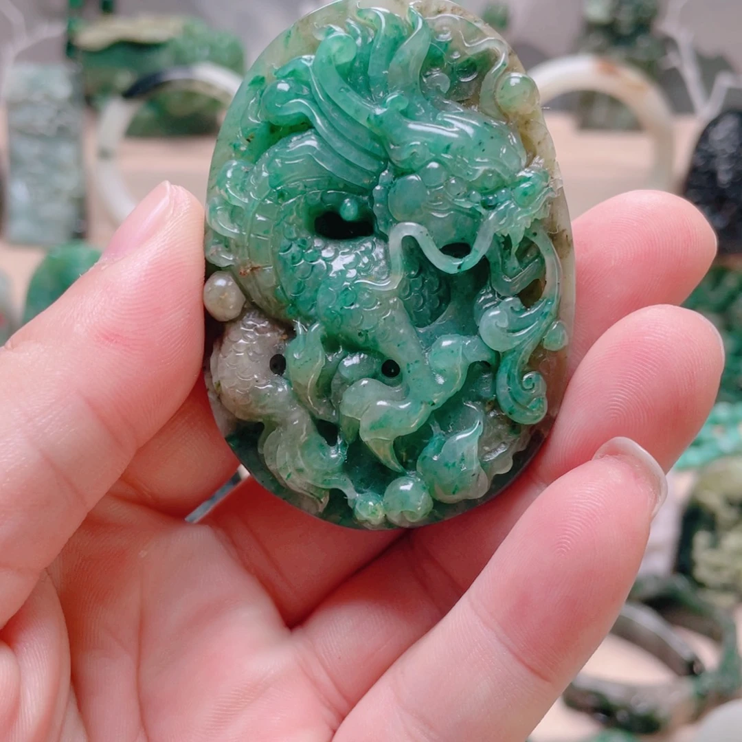 独山玉未镶嵌颈饰