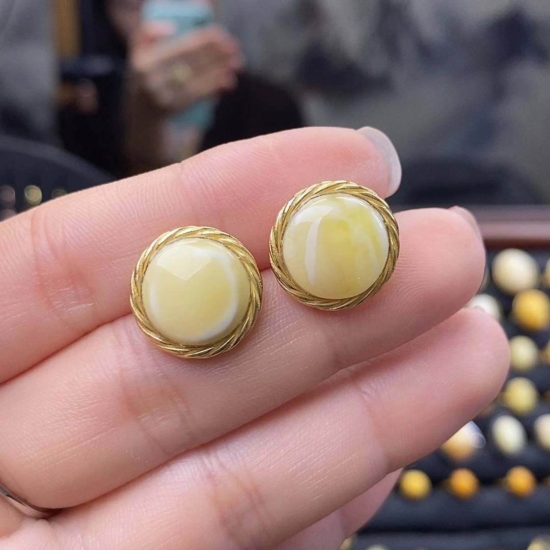 琥珀未镶嵌裸石成品