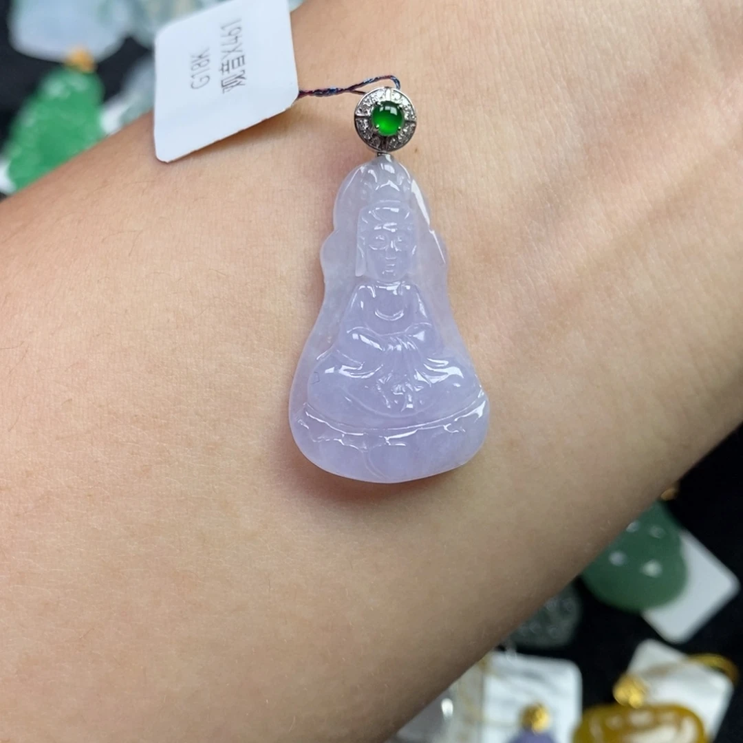 S****翡翠18K金镶嵌颈饰观音