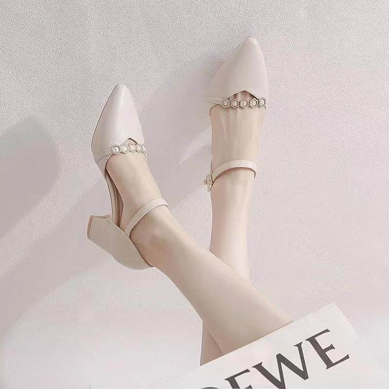 新款软皮包头凉鞋2025中跟粗跟鞋一字扣百搭仙女风高单鞋