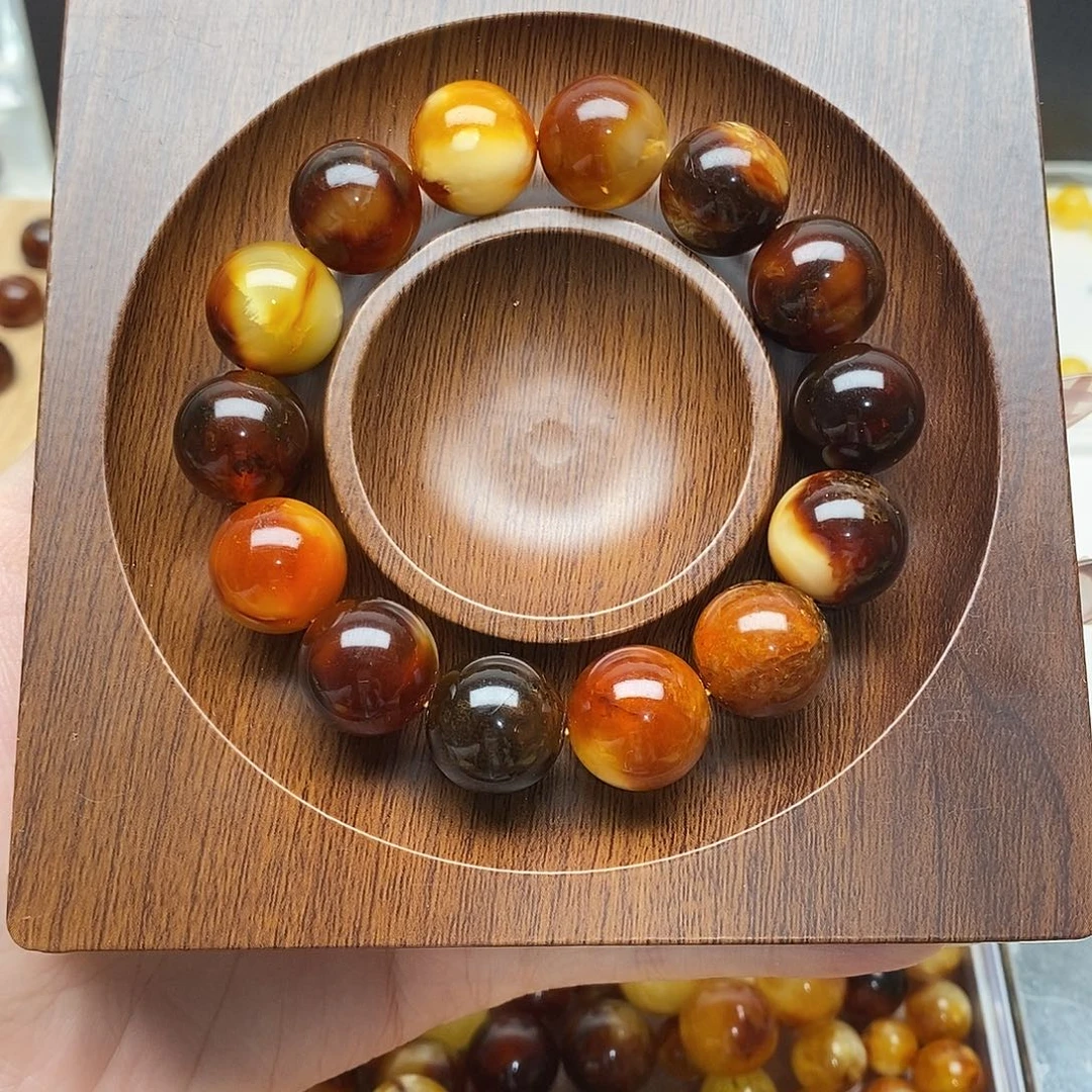 觉***醒虫珀未镶嵌裸石蜜蜡