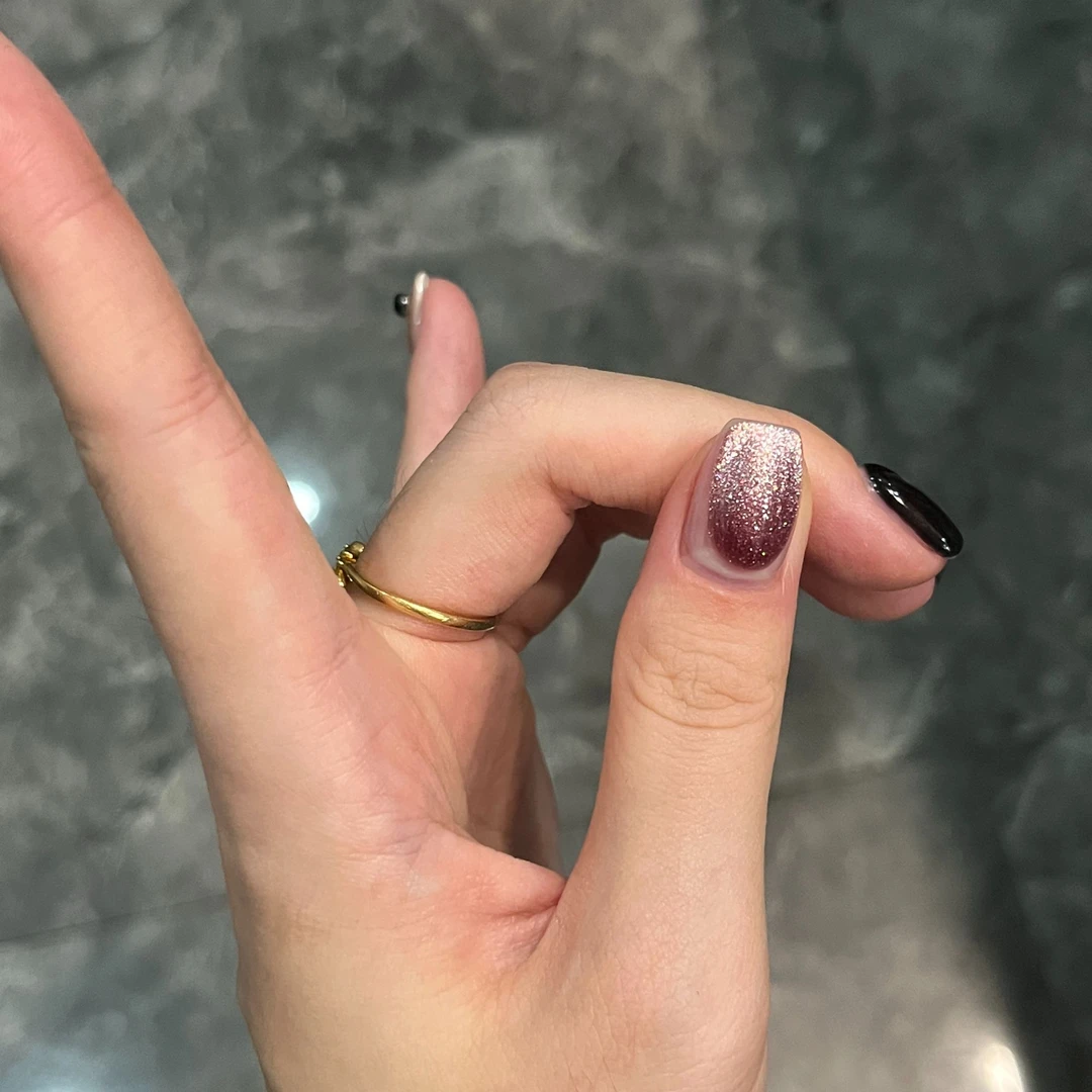 【斐子专属】显白超亮爆闪砂糖磁粉葡萄紫碎钻猫眼