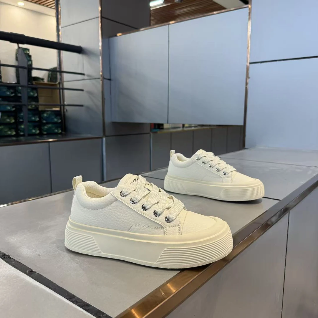 纯色小白鞋耐磨增高百搭单鞋板鞋时尚休闲鞋中跟鞋子