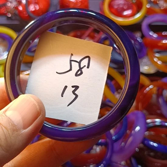 玛瑙/玉髓手镯未镶嵌