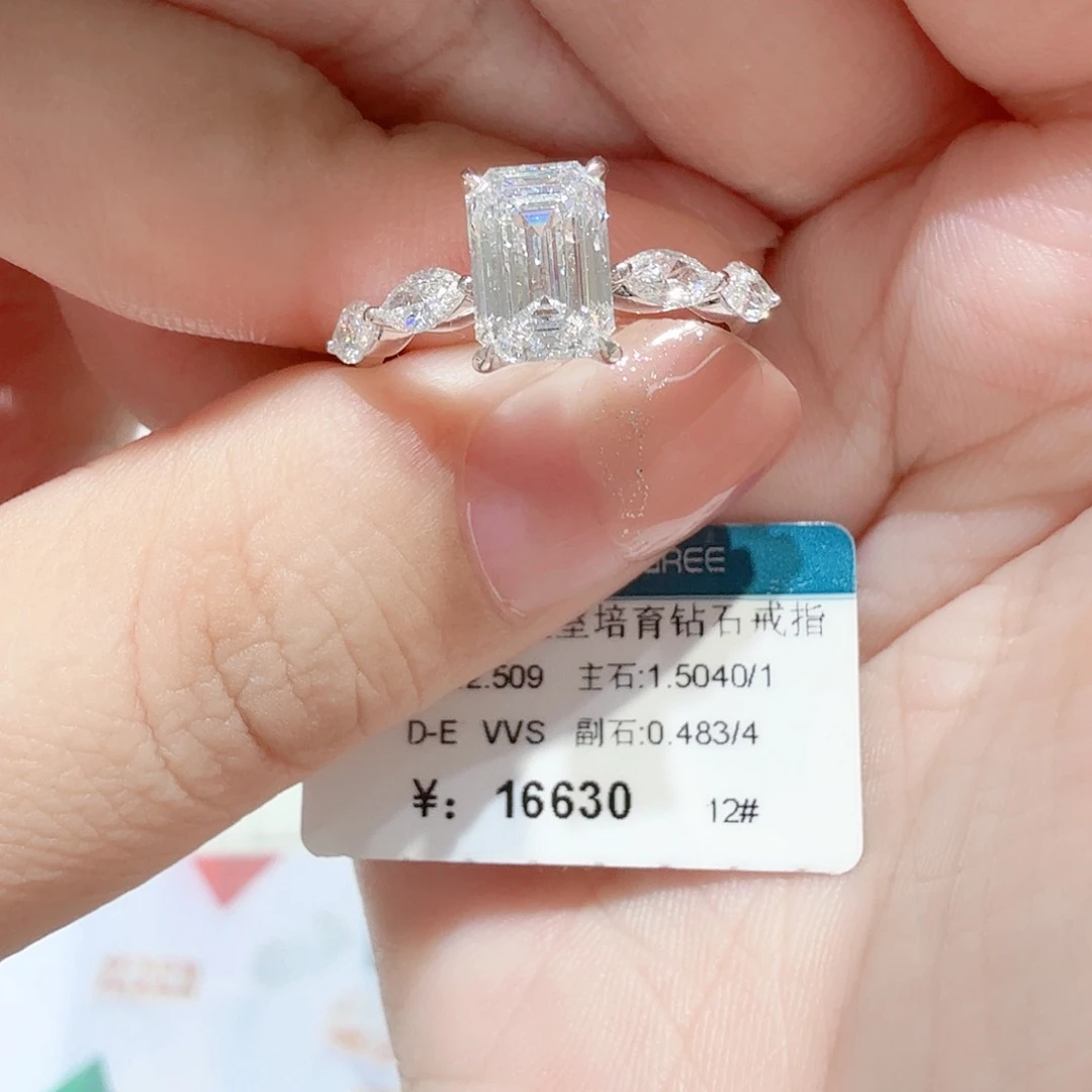 实验室培育钻石18K金镶嵌