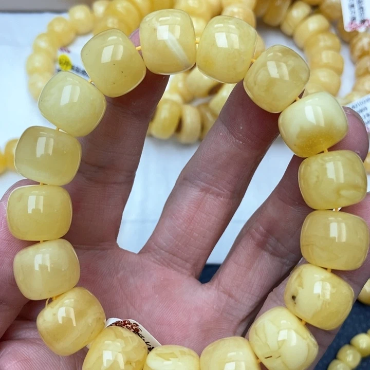 琥珀未镶嵌珠宝奇石30