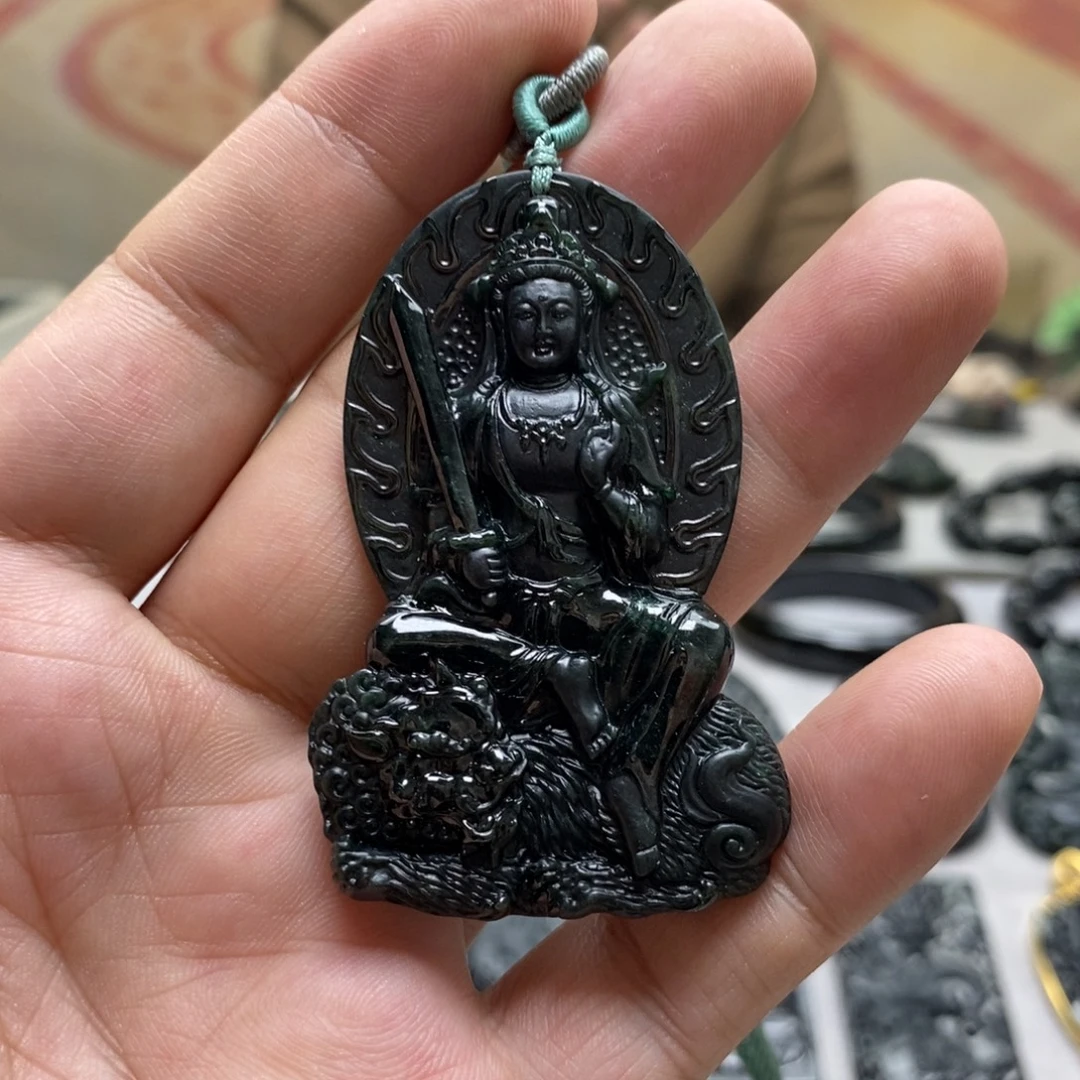 翡翠未镶嵌颈饰文殊