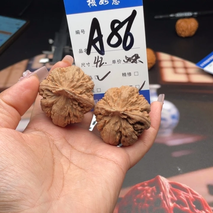 大***刘吊坠文玩核桃42尺寸霸王龙