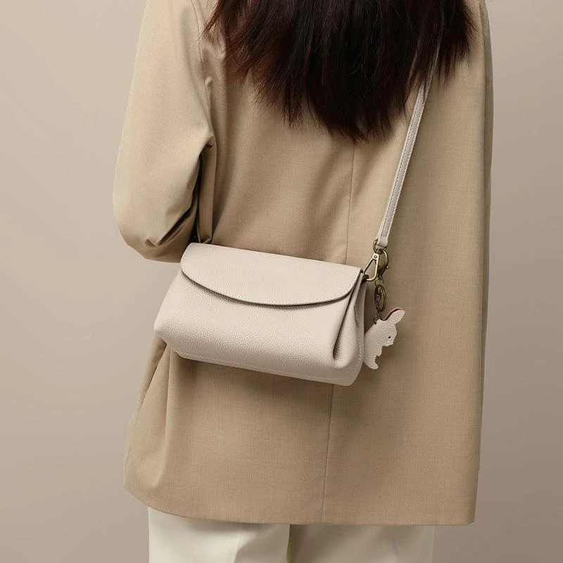 爱赫蒙包包女2025新款斜挎包女包腋下包百搭单肩感小包bags