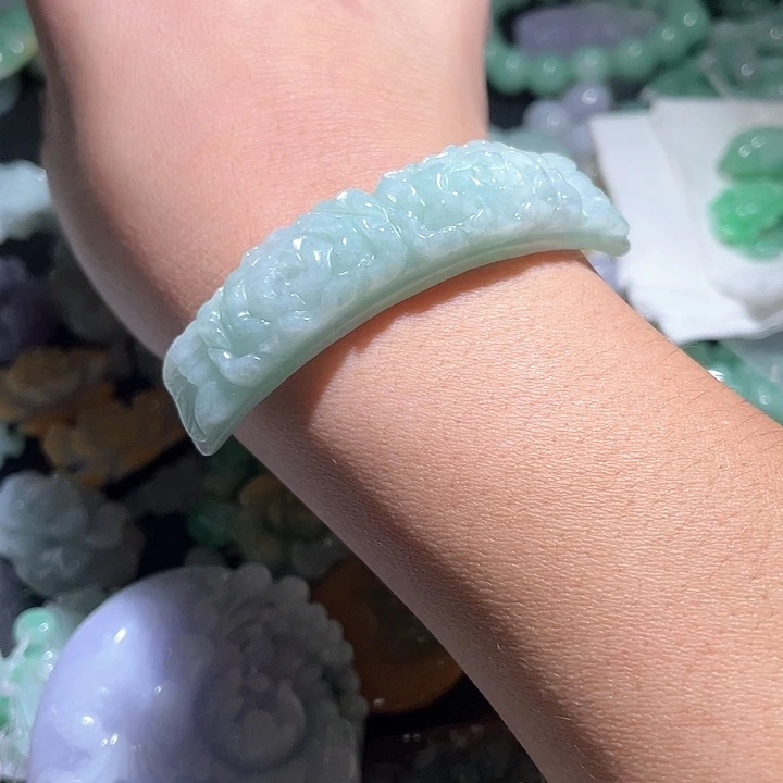 颈饰未镶嵌翡翠天