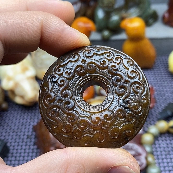 未镶嵌蛇纹石玉颈饰