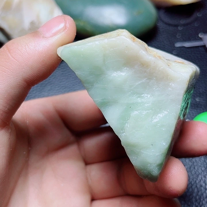 和田玉未镶嵌珠宝奇石