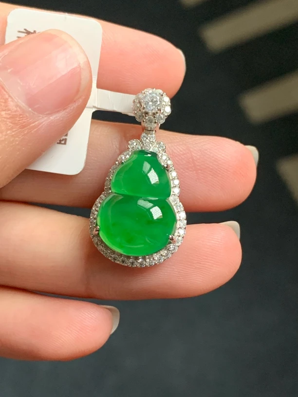 自然光天然翡翠S925银镶嵌黄阳绿色葫芦吊坠尺寸27.7*14.6*8.8