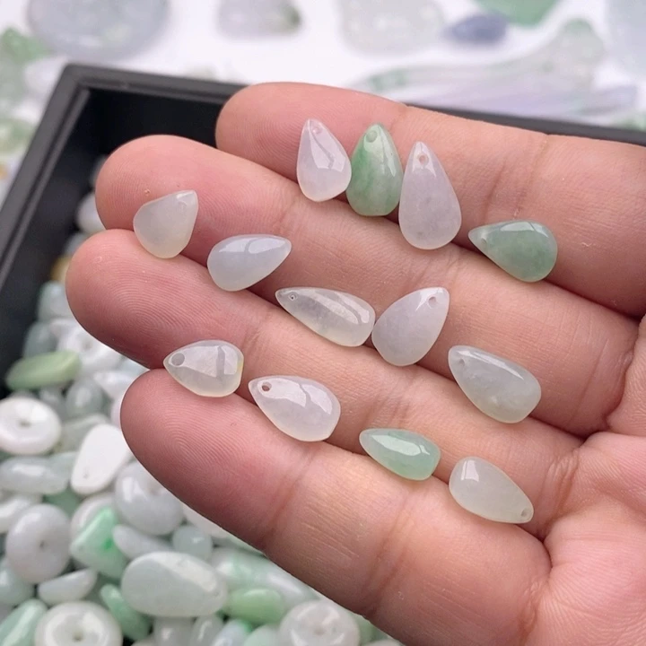 心***怡吊坠(不含链)未镶嵌翡翠