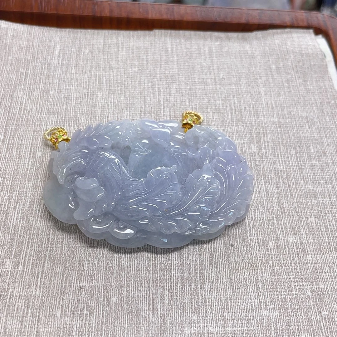 翡翠未镶嵌颈饰凤凰锁