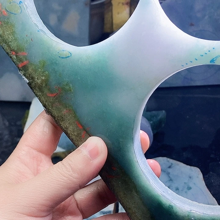 翡翠未镶嵌颈饰毛料67