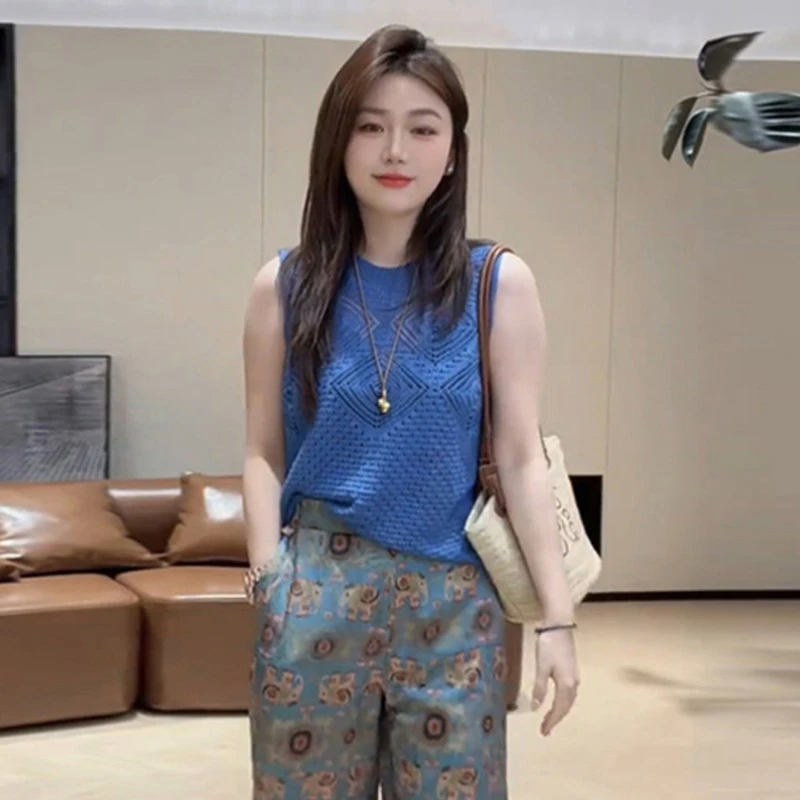设计感蓝色圆领无袖镂空针织衫女士夏季新款洋气减龄T恤小衫上衣