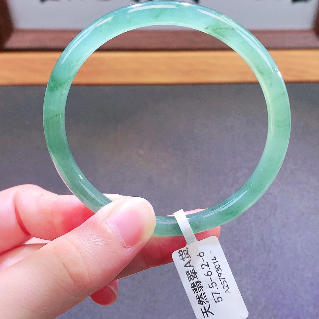 翡翠未镶嵌手镯天然翡翠