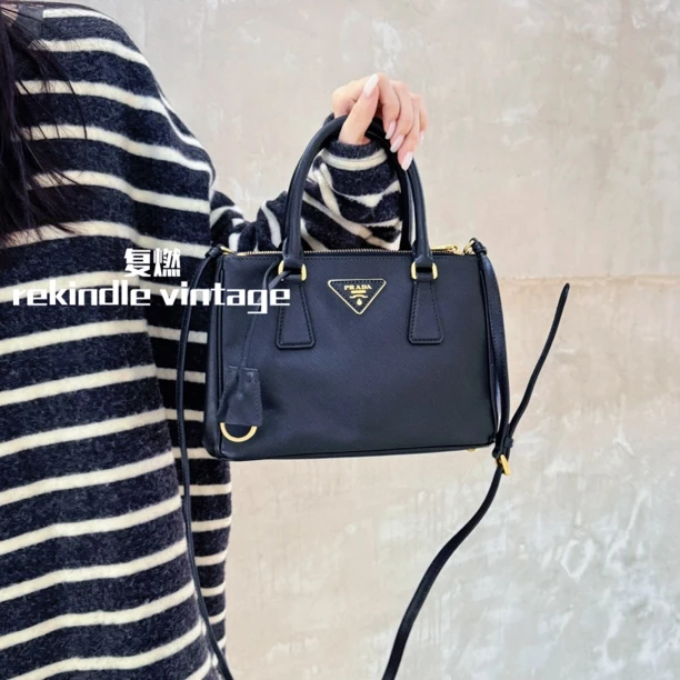95新 Prada/普拉达 复燃精选/新款黑色杀手小号斜挎包