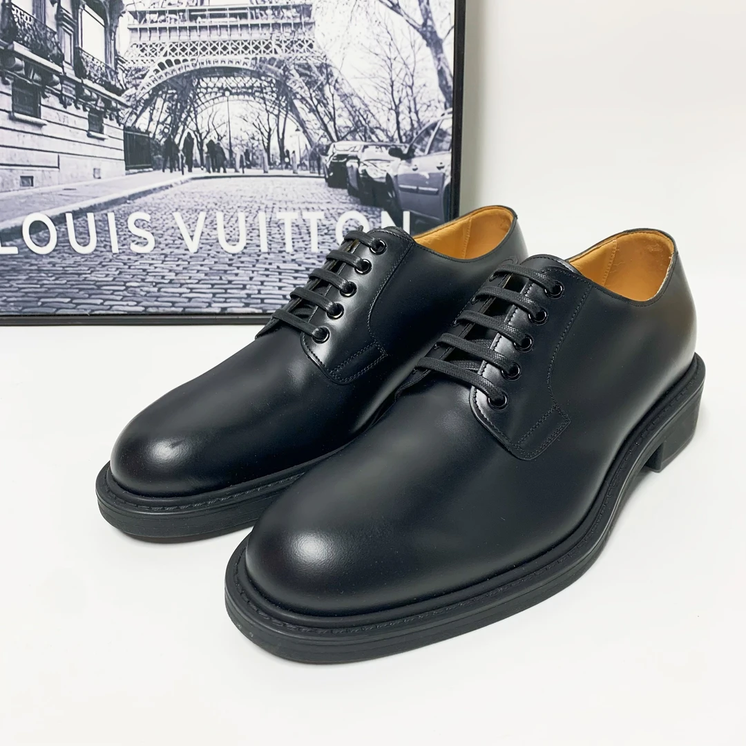 未使用 LouisVuitton/路易威登 LV纯黑色皮面无LOGO皮鞋商务低调